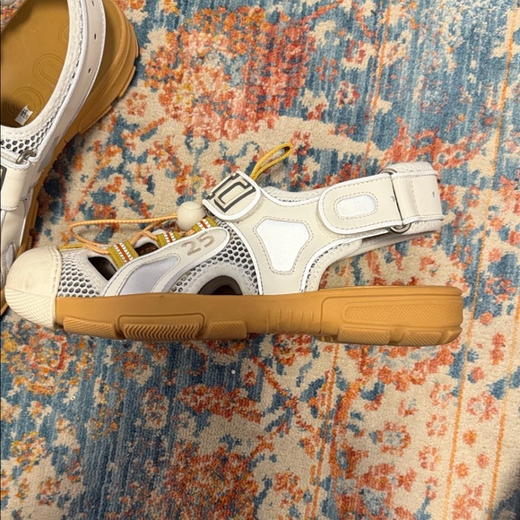 Gucci  women-men White and Gold Sandals - Picture 6 of 6
